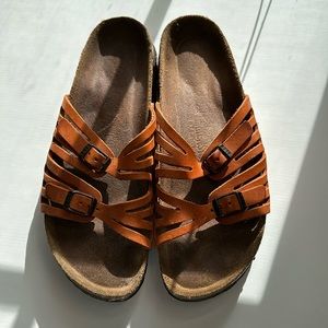 Birkenstock 40 narrow in orange nubuck GUC